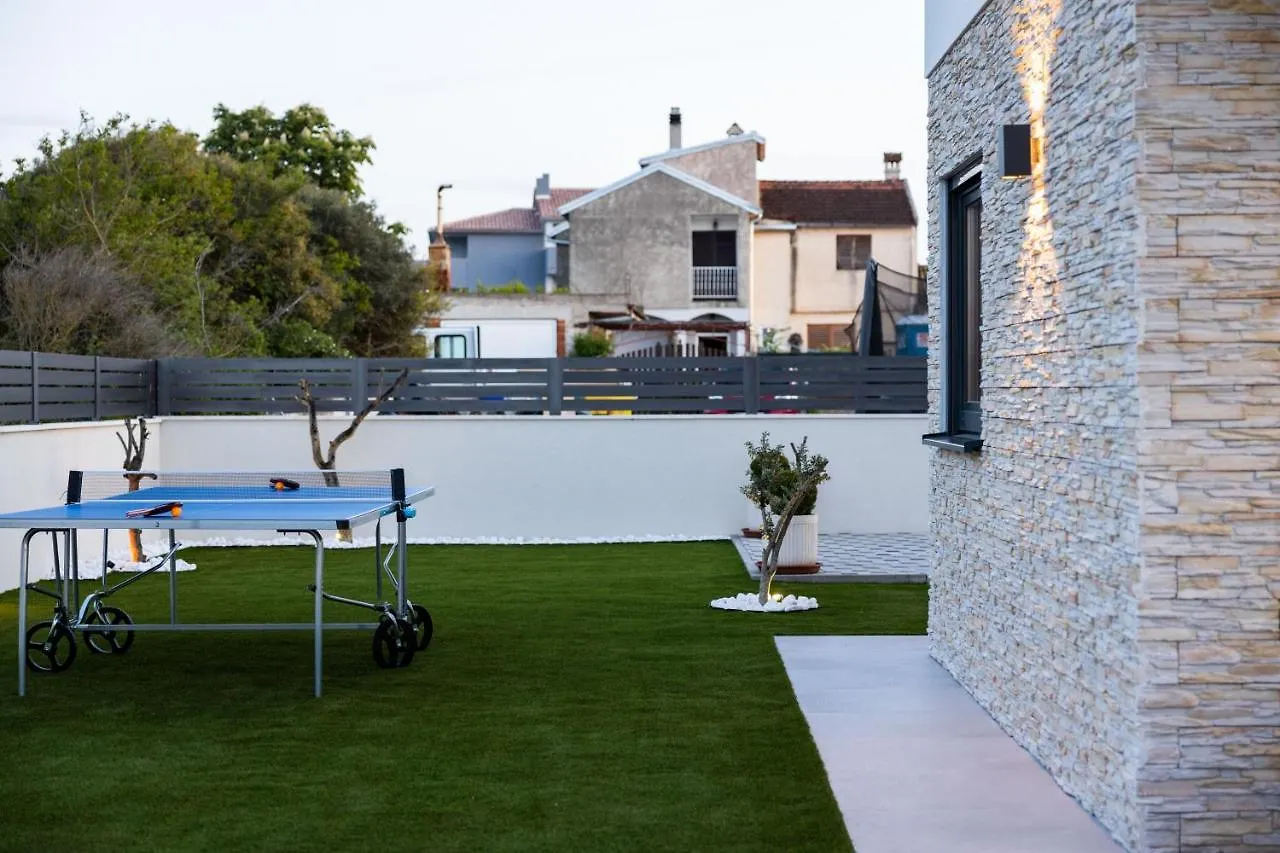 Villa Noah Sisan